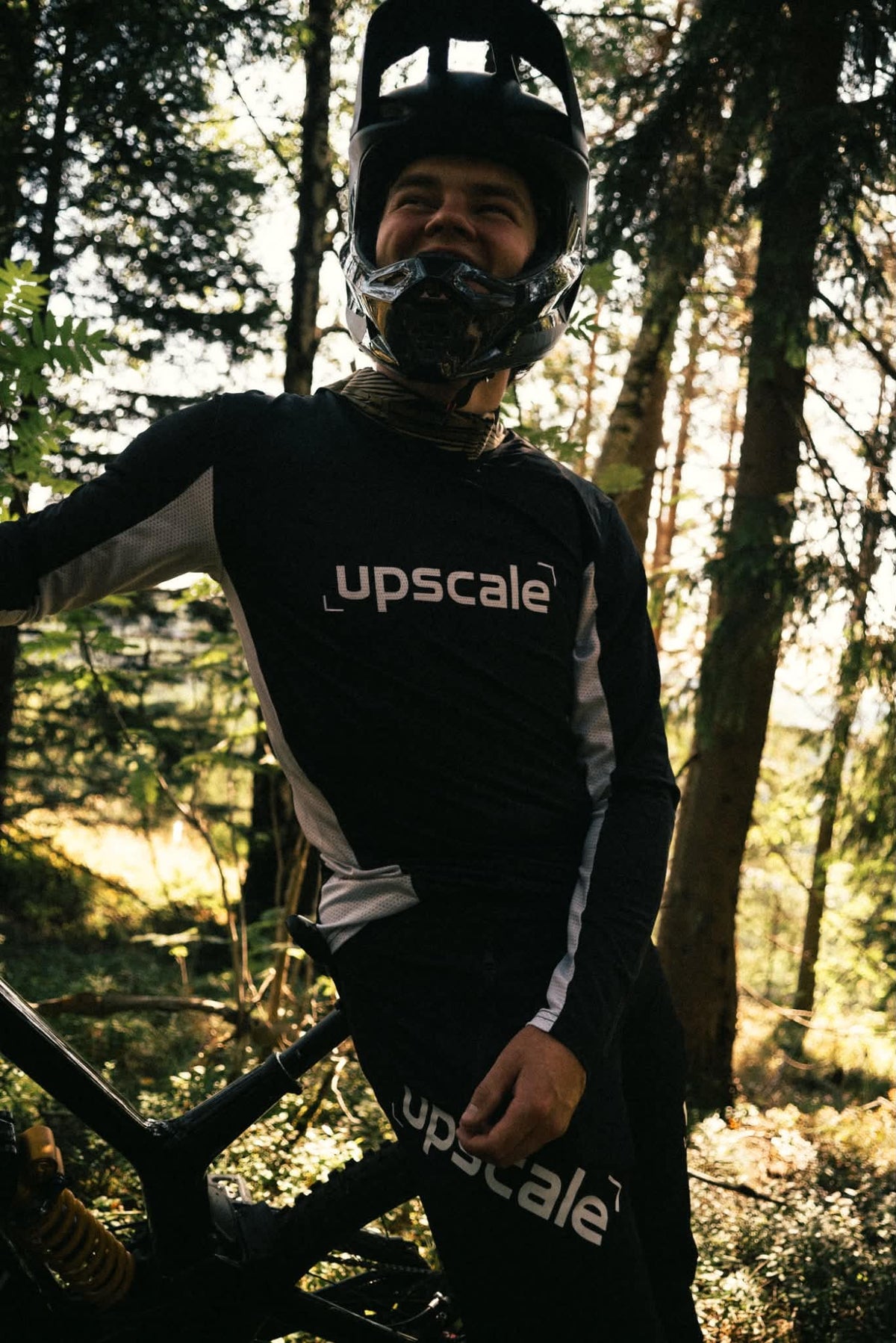 Aether DH Kit - Black/white